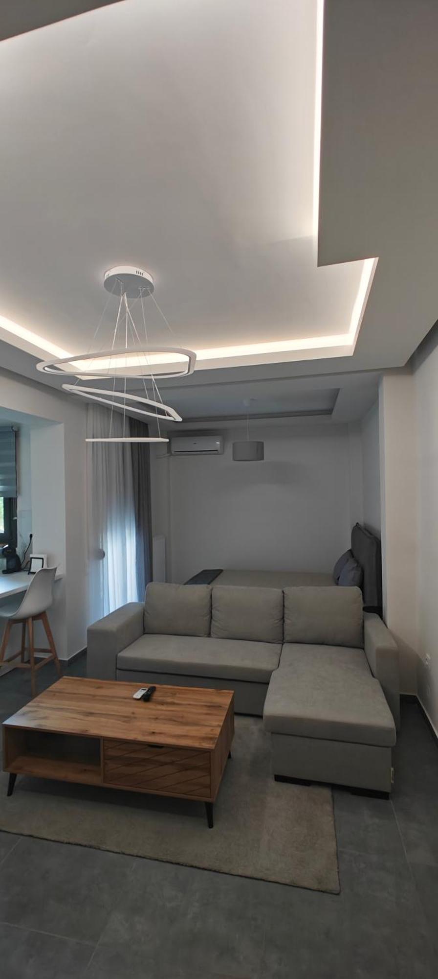 Ina'S Crib Hotel Sindos Ngoại thất bức ảnh