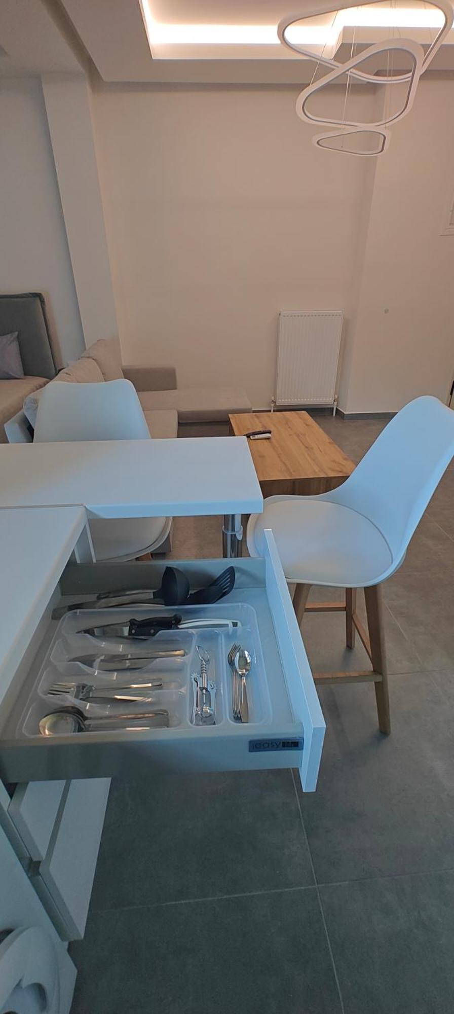 Ina'S Crib Hotel Sindos Ngoại thất bức ảnh