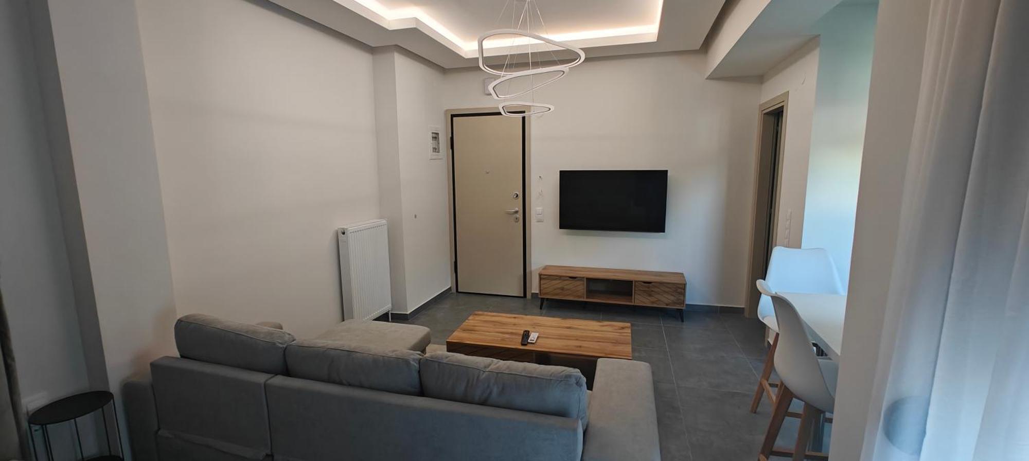 Ina'S Crib Hotel Sindos Ngoại thất bức ảnh