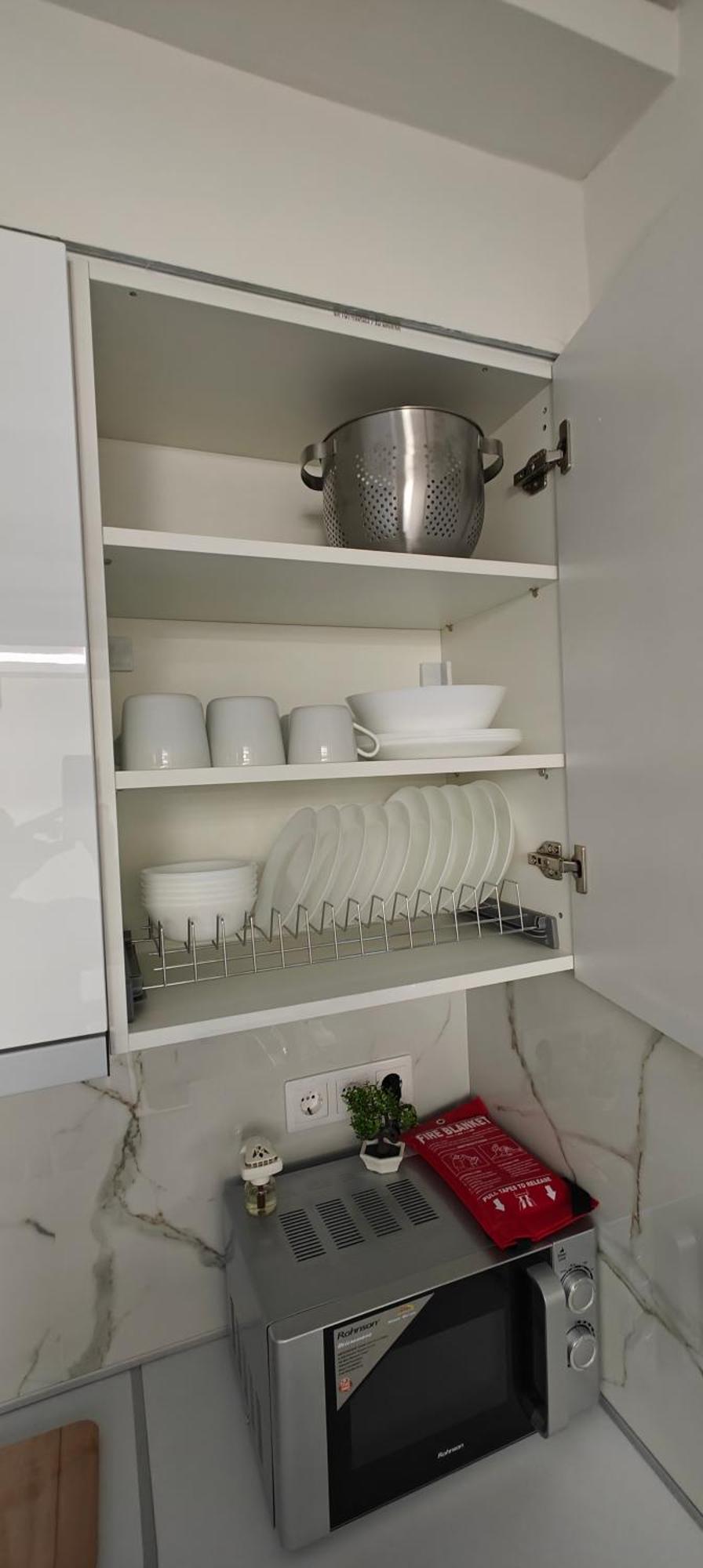 Ina'S Crib Hotel Sindos Ngoại thất bức ảnh
