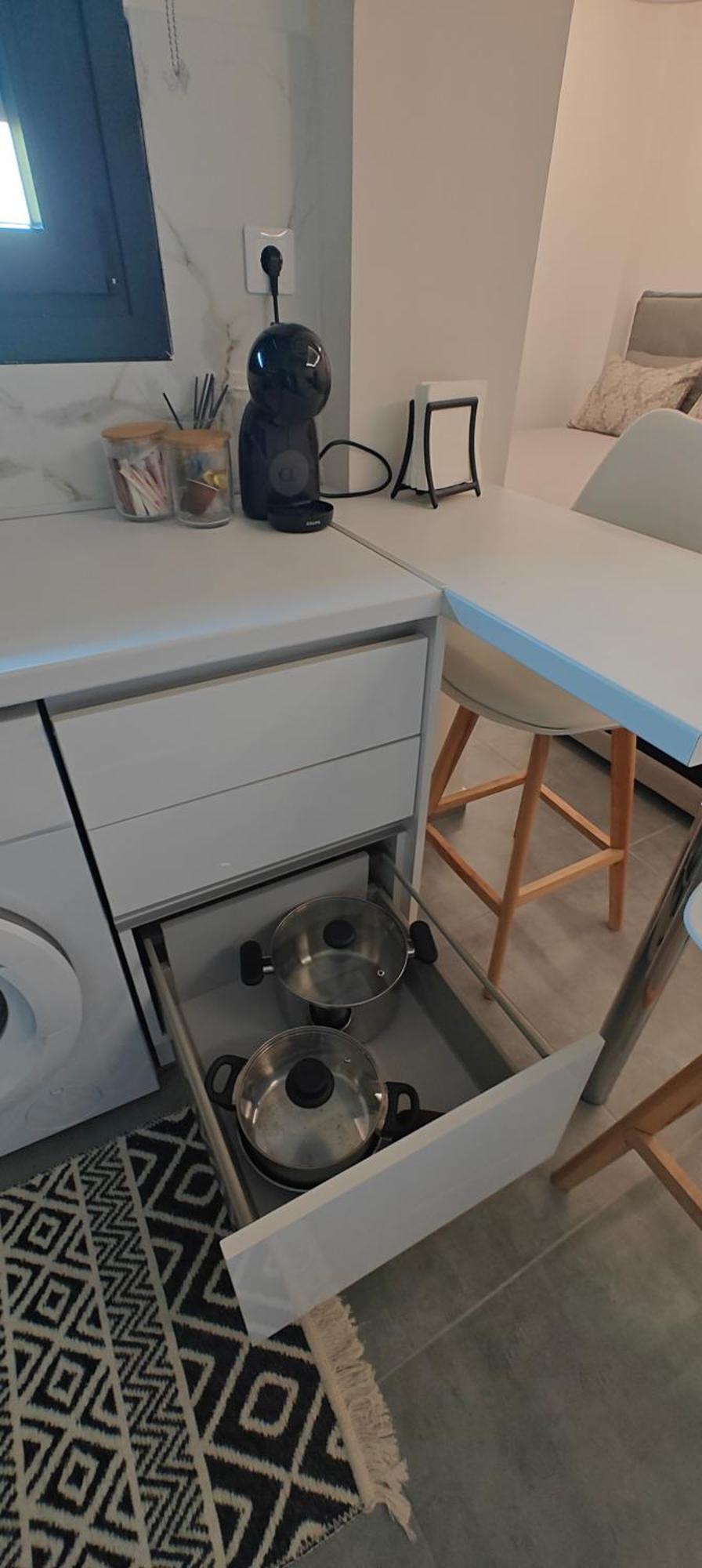 Ina'S Crib Hotel Sindos Ngoại thất bức ảnh